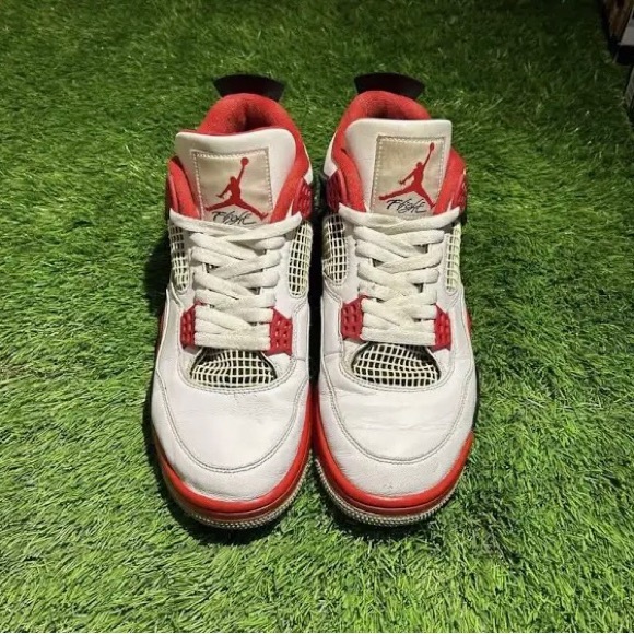 Jordan 4 Fire Red Size 9.5 - Picture 5 of 6
